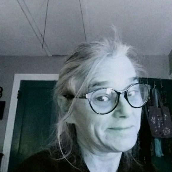 Meet your Posher, Susan - Picture 2 of 2